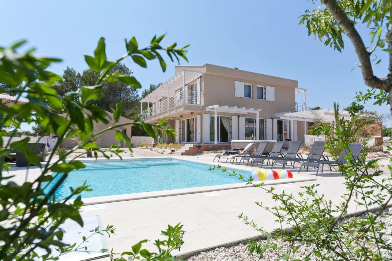 Villa Bella - Beautiful And Modern House With Pool, Souna, Jacuzzi & Playground, Liznjan - Istra Ližnjan Exterior foto