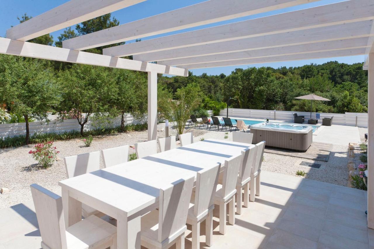 Villa Bella - Beautiful And Modern House With Pool, Souna, Jacuzzi & Playground, Liznjan - Istra Ližnjan Exterior foto