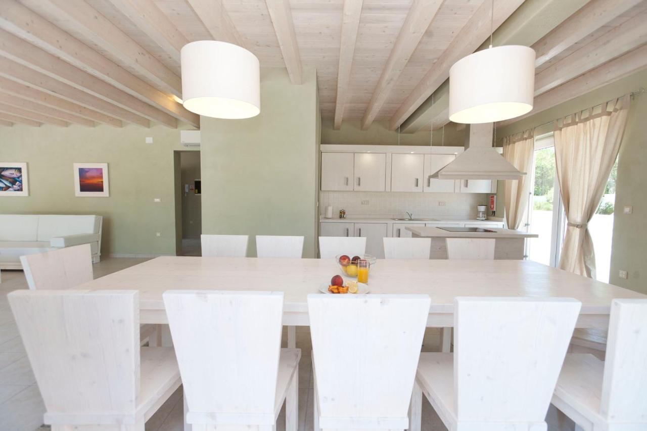 Villa Bella - Beautiful And Modern House With Pool, Souna, Jacuzzi & Playground, Liznjan - Istra Ližnjan Exterior foto