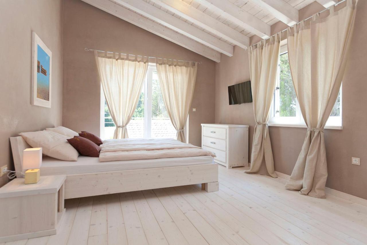 Villa Bella - Beautiful And Modern House With Pool, Souna, Jacuzzi & Playground, Liznjan - Istra Ližnjan Exterior foto