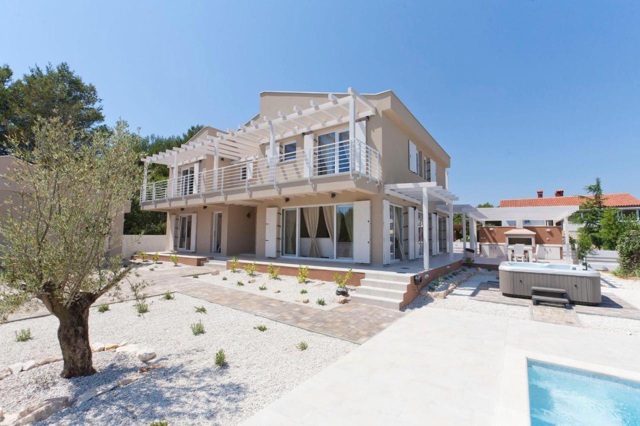 Villa Bella - Beautiful And Modern House With Pool, Souna, Jacuzzi & Playground, Liznjan - Istra Ližnjan Exterior foto