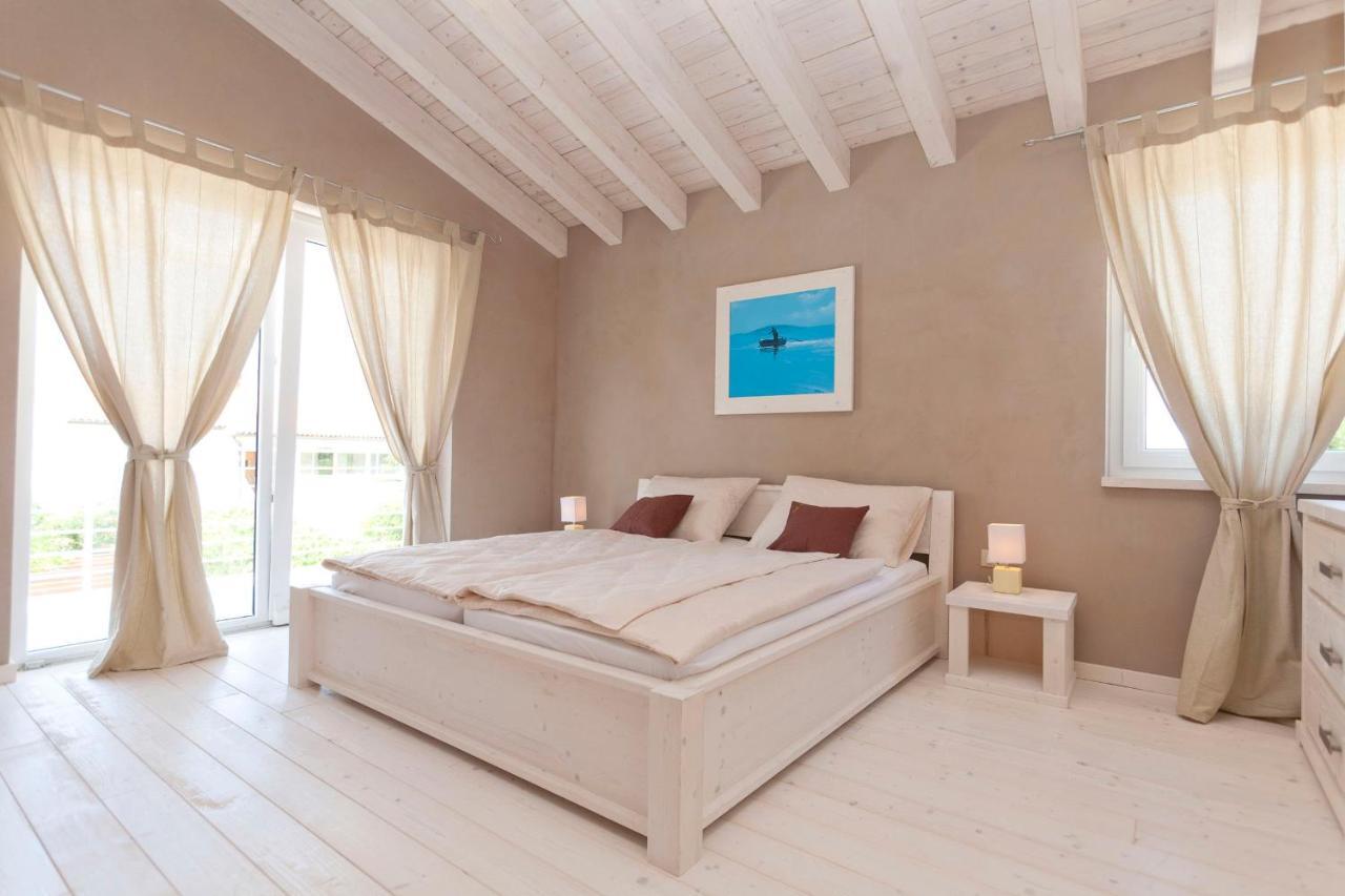 Villa Bella - Beautiful And Modern House With Pool, Souna, Jacuzzi & Playground, Liznjan - Istra Ližnjan Exterior foto